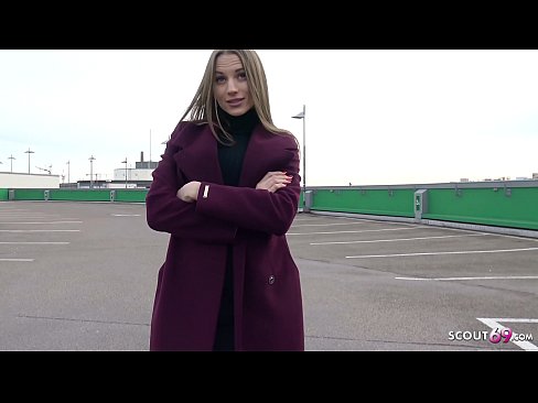 ❤️ ドイツ人スカウトマンは、夢のようにスティール、駐車場のテルテル、お金のためのセクシーに触れることです。 ☑ 自家製ポルノ ❌️❤